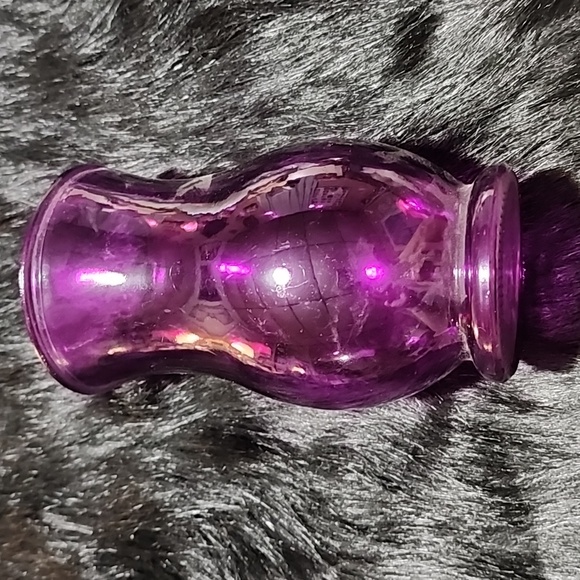 VINTAGE  PURPLE  GLASS VASE. - Picture 2 of 5